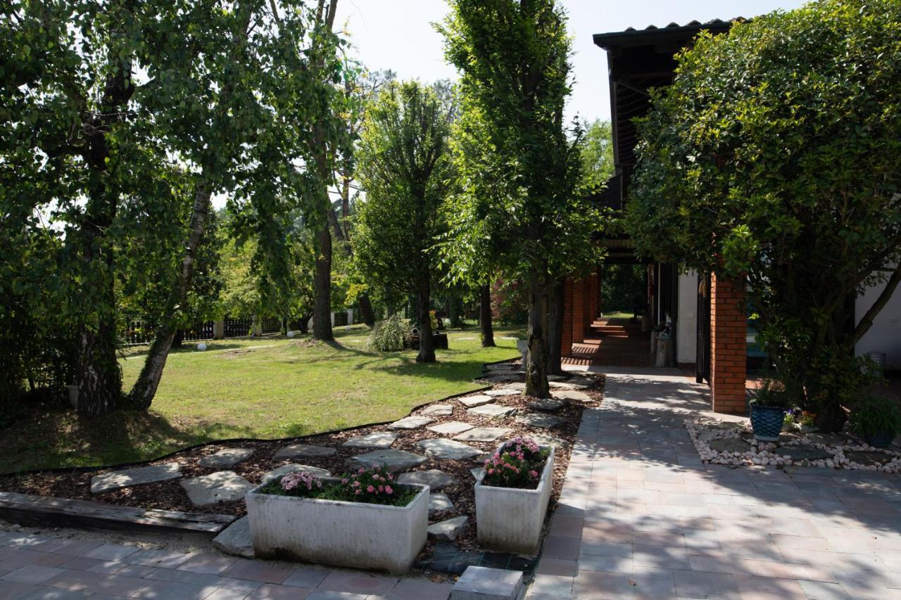 Villa De Alberti Веригате Екстериор снимка